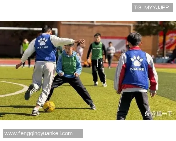 足球明星昔日与今日的对比揭秘他们的成长与变化之路 足球明星昔日与今日的对比揭秘他们的成长与变化之路